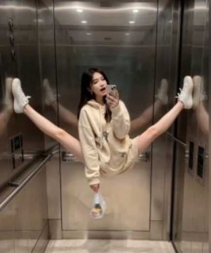 AI生成电梯一字马美女制作教程,条条流量上万,别再在外面被割韭菜了,全流程实操